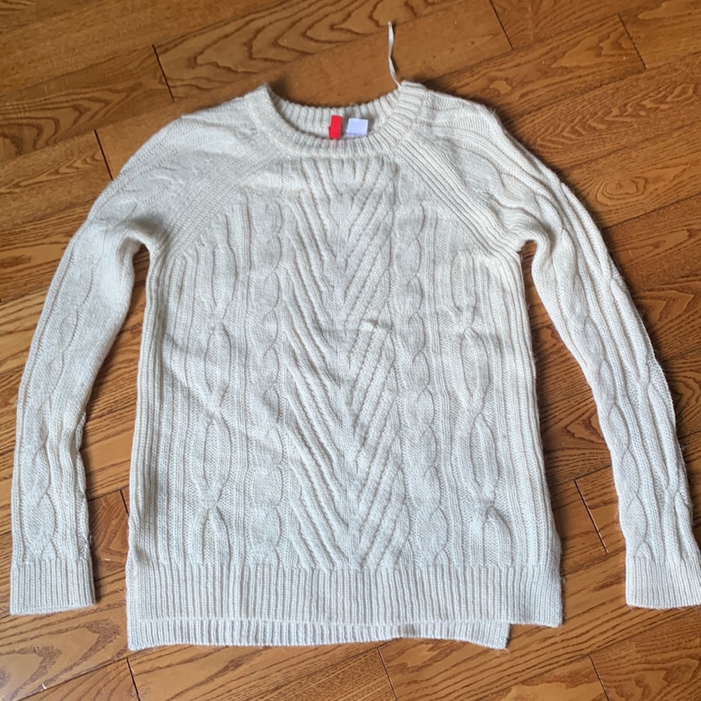 h&m white sweater